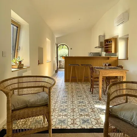 Holiday home Les De Rouveyre *